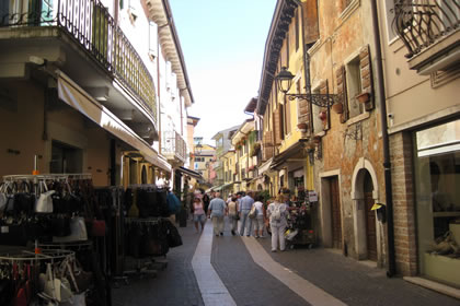 Bardolino die Geschäfte