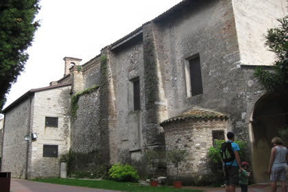 Sirmione Duomo Kirche S. Maria