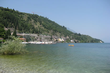 Toscolano Maderno la spiaggia della Cartiera