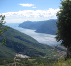 Trekking al lago di Garda veduta panoramica dalla Val di Gresta Trekking al lago di Garda veduta panoramica dalla Val di Gresta